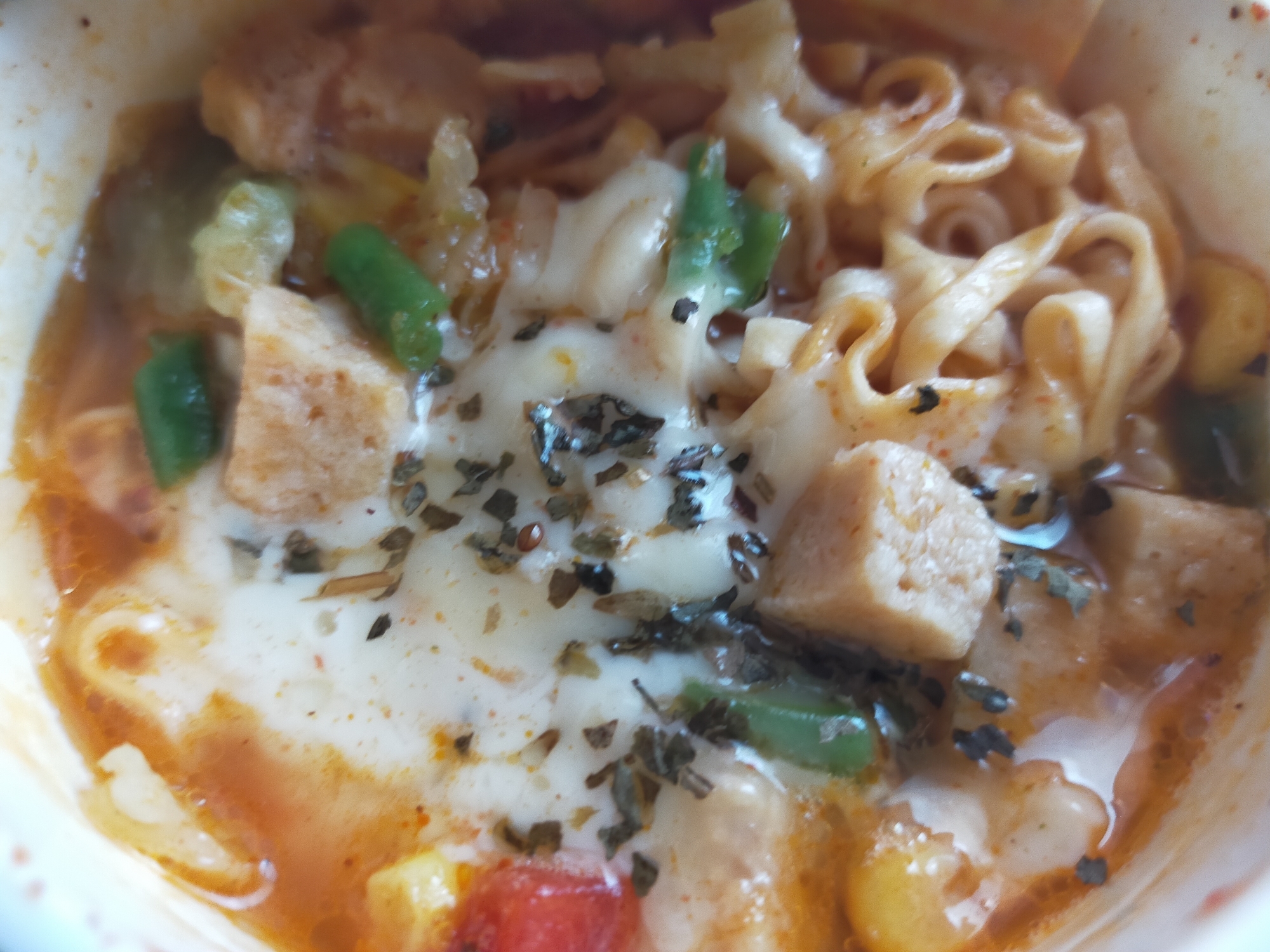 カップヌードルアレンジ チリトマトバジルチーズ レシピ 作り方 By ヒー1 楽天レシピ カップヌードルアレンジ チリトマトバジルチーズ レシピ 作り方 By ヒー1 楽天レシピ