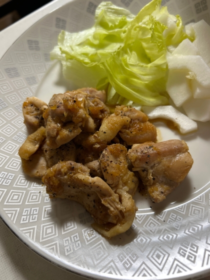 オニオンソースがおいしいチキンのコロコロステーキ