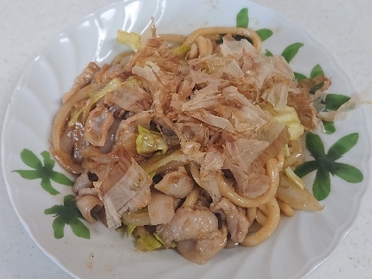 調味料3つで！簡単焼きうどん！