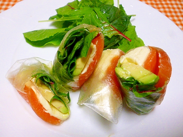 スモークサーモンの生春巻き レシピ 作り方 By あ ちゃん 楽天レシピ スモークサーモンの生春巻き レシピ 作り方 By あ ちゃん 楽天レシピ