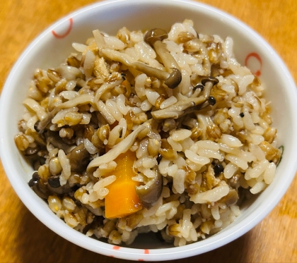 一手間で2倍美味しい！！しめじだけの炊き込み御飯★
