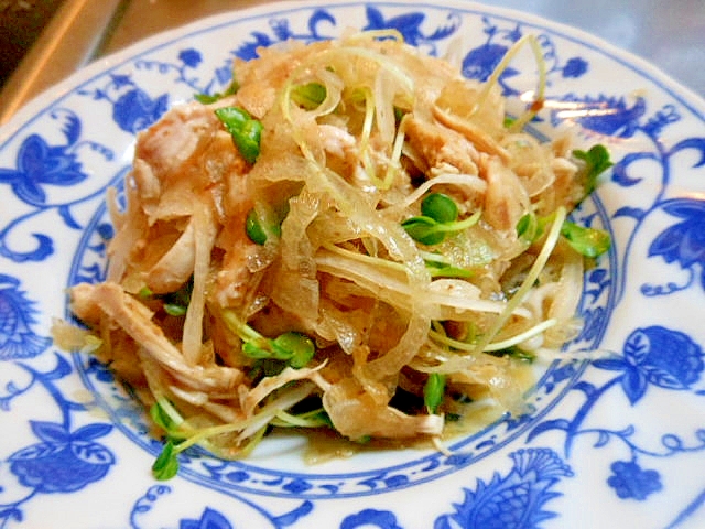 新玉葱と蒸し鶏のおかかポン酢和え