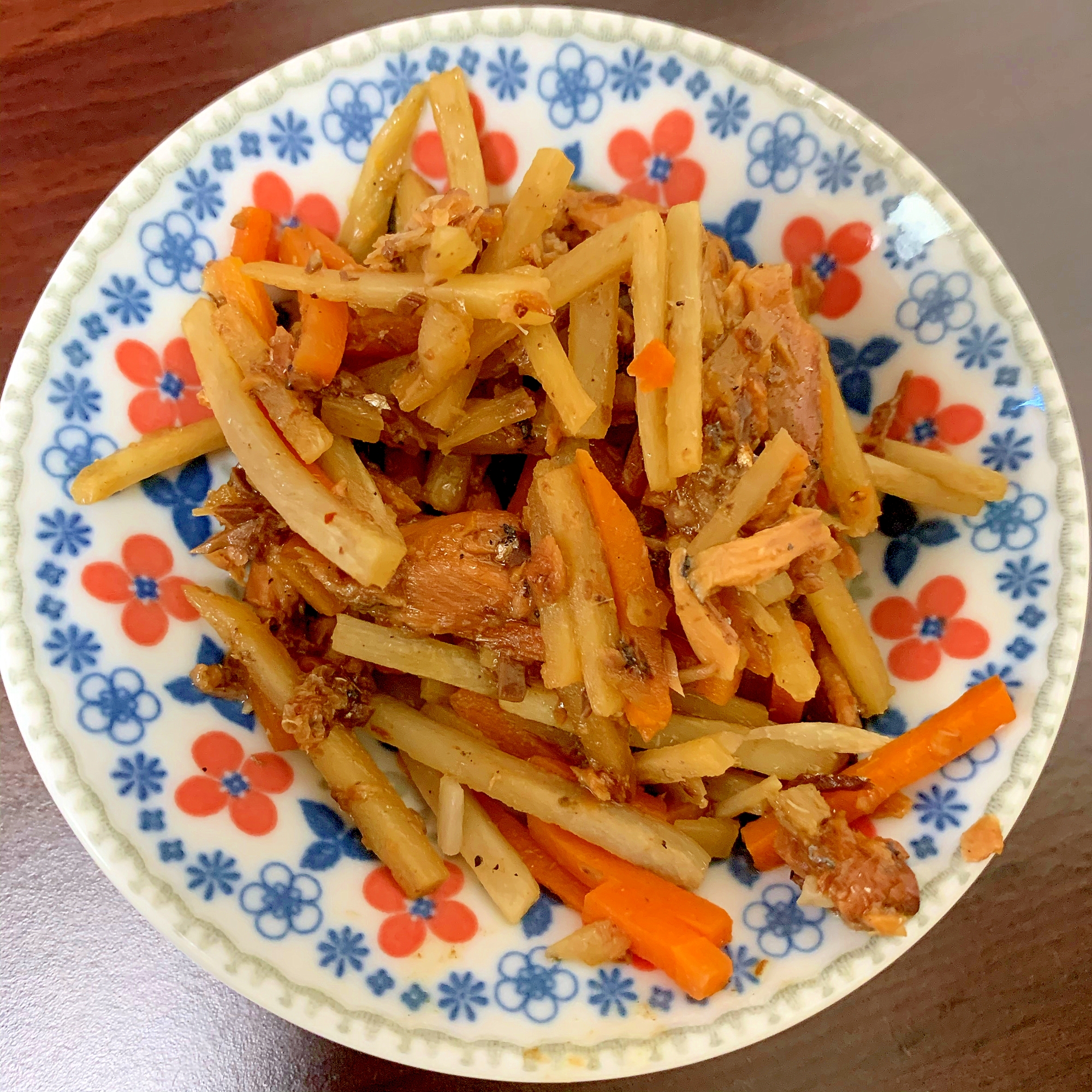 イワシの蒲焼き缶詰でつくる、きんぴらごぼう