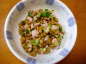魚肉ソーセージ納豆