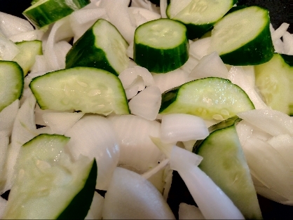 トマトきゅうり玉ねぎ♪ハーブマリネ