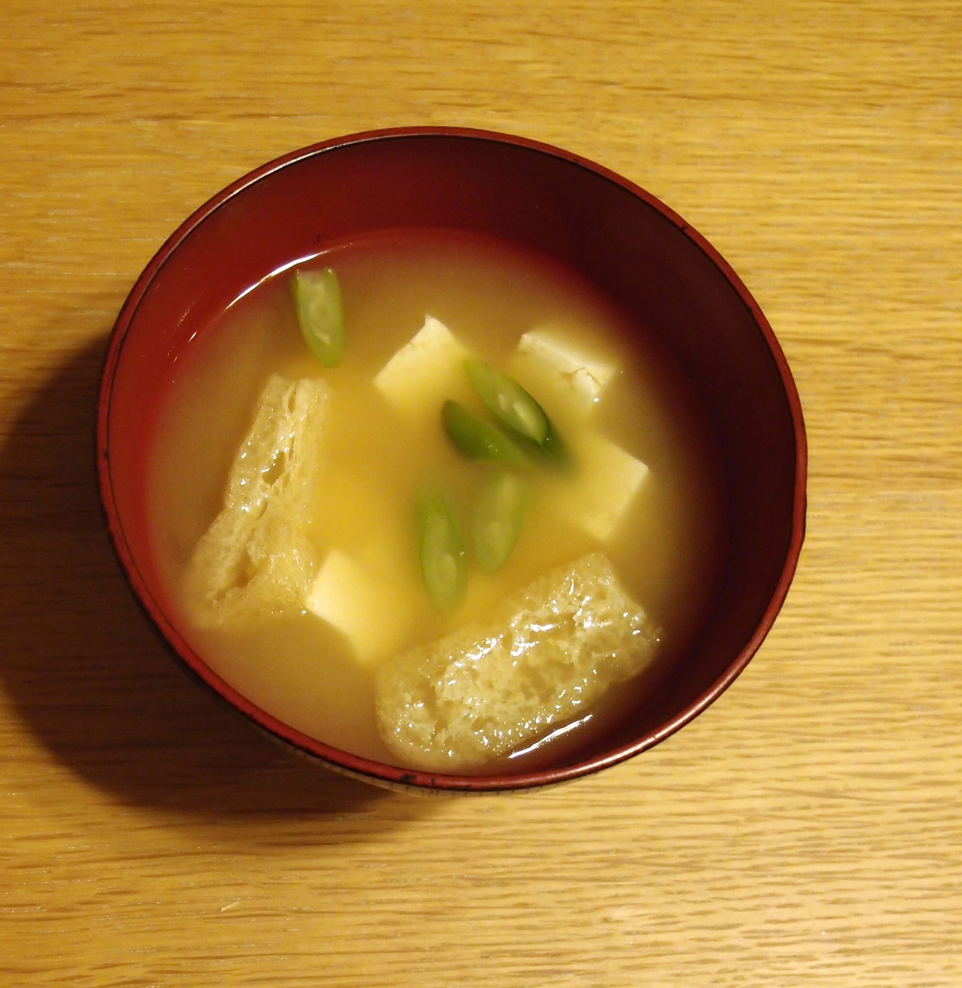 お豆腐と油あげといんげんのお味噌汁