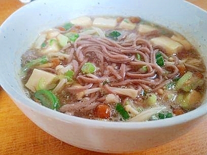 なめこと　豆腐の　みぞれ蕎麦