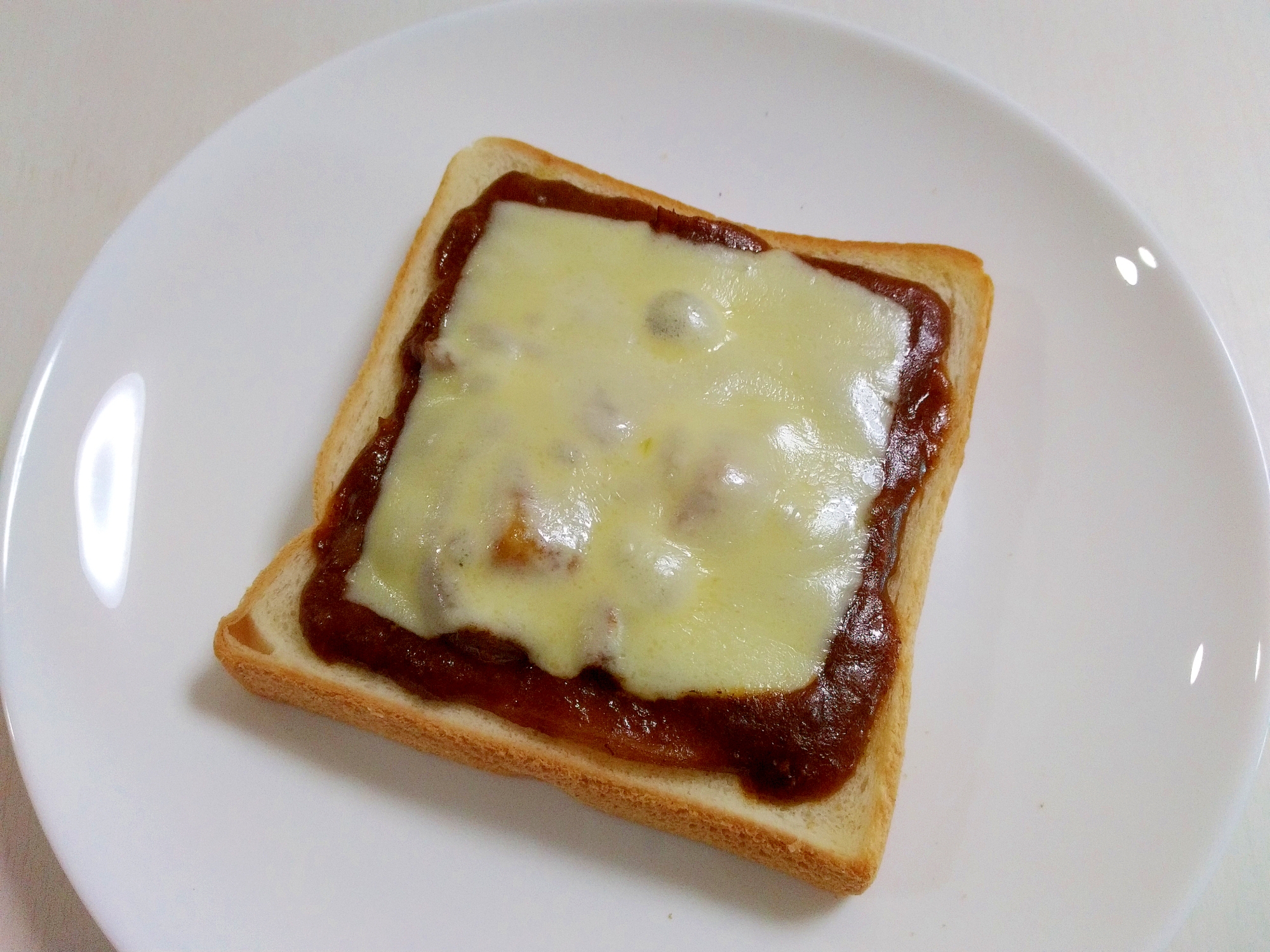 朝食に☆チーズビーフシチュートースト