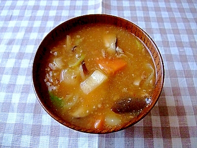 ひき肉と野菜のピリ辛スープ