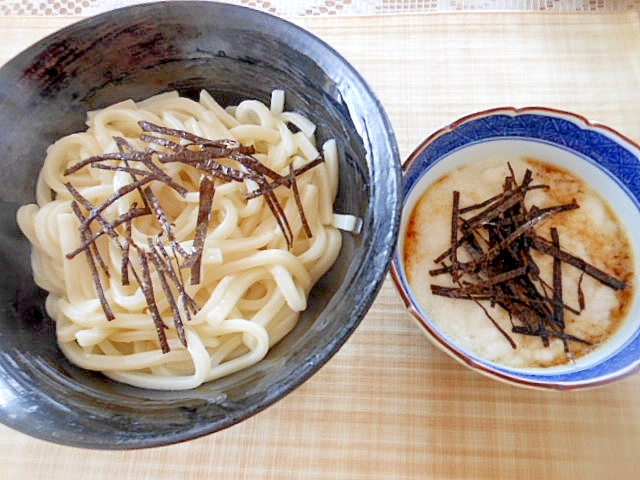 とろろ芋の釜揚げつけうどん