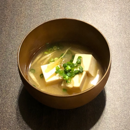 みょうが、ねぎ、豆腐の味噌汁