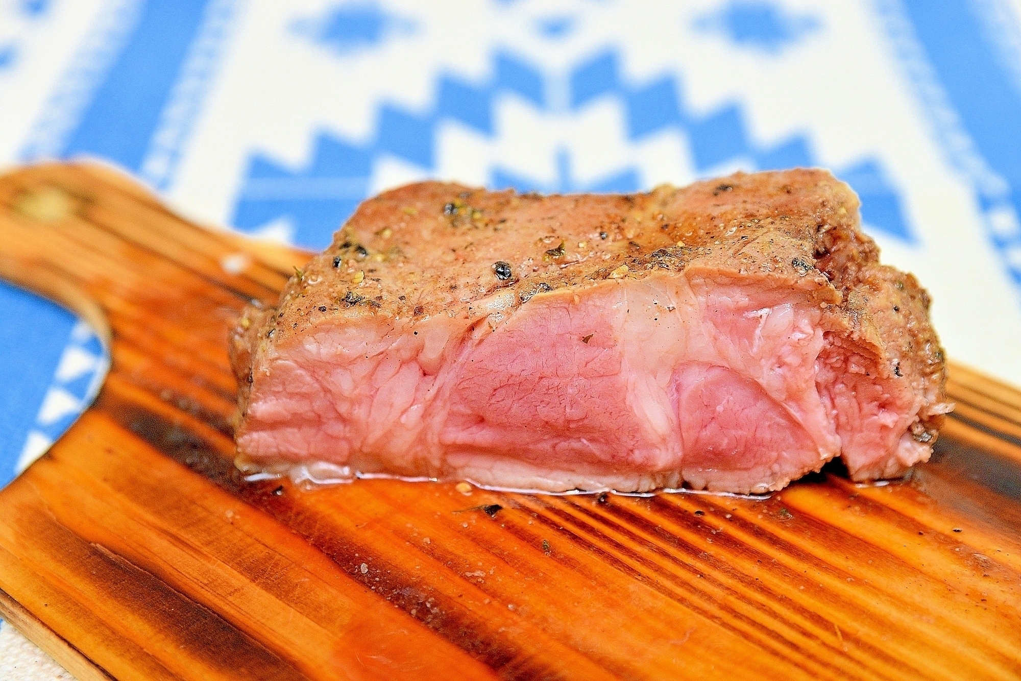 BBQで!柔らかくジューシーな炭火焼き豚肩ロース☆