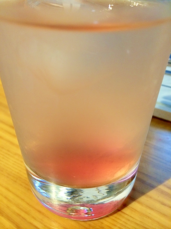 ライチとザクロのソーダ酢ドリンク