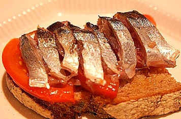 おうちバル飯、炙り秋刀魚のタルティーヌ