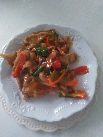 塩麹漬け味付け豚肉とピーマンと椎茸と玉ねぎの炒め物