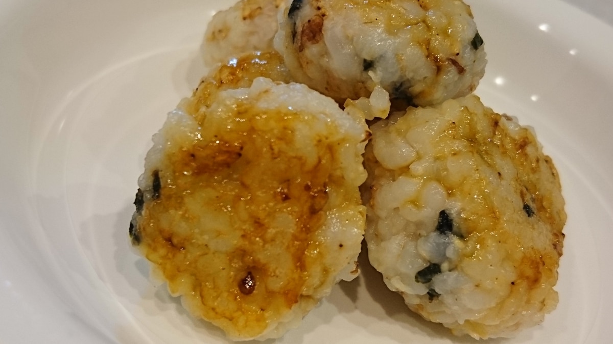 ごま香る簡単焼おにぎり 離乳食後期 レシピ 作り方 By じるたんのん 楽天レシピ ごま香る簡単焼おにぎり 離乳食後期 レシピ 作り方 By じるたんのん 楽天レシピ