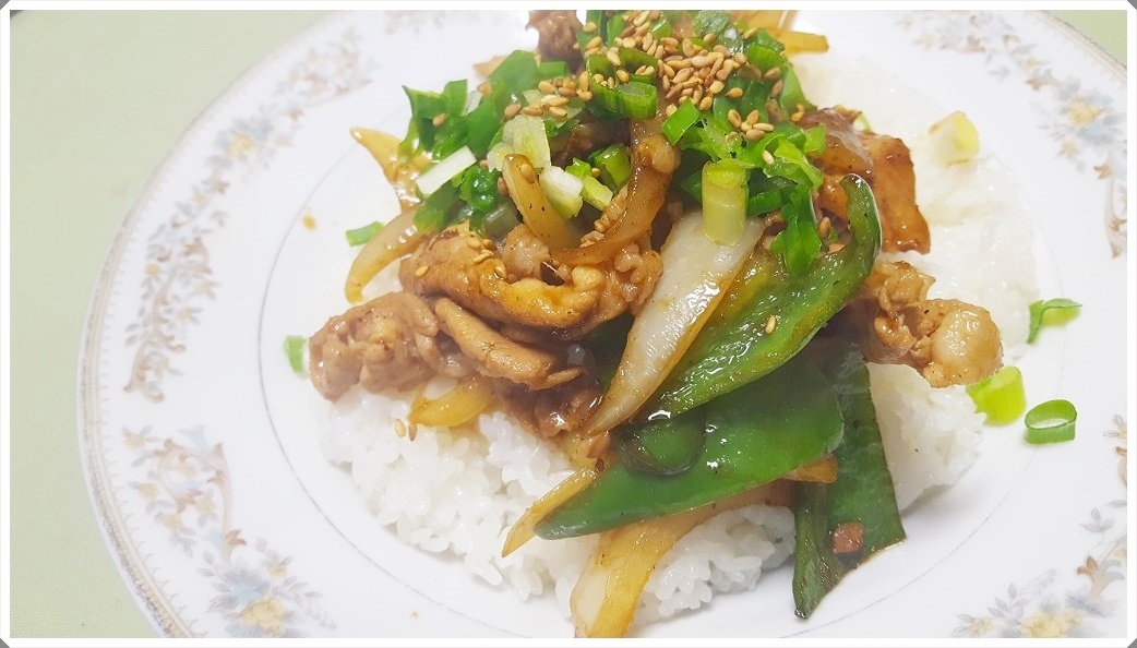 焼肉のたれで簡単に作る豚肉のスタミナ丼