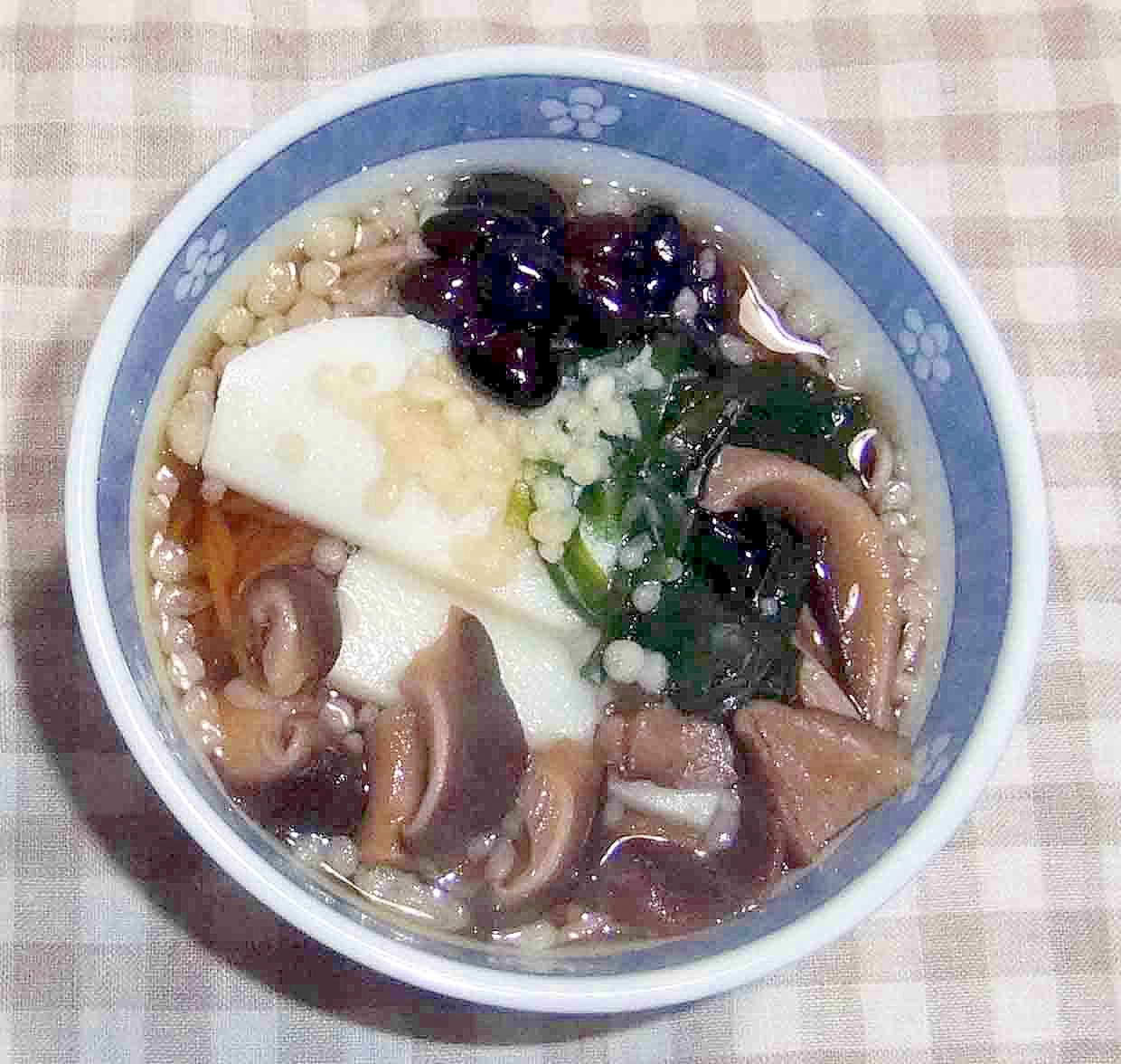 黒豆かまぼこ椎茸お蕎麦