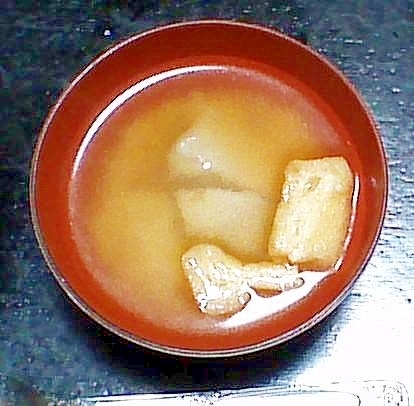 里芋と油揚げの味噌汁