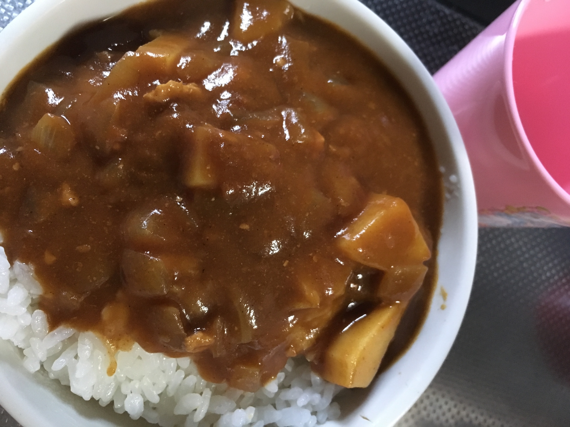 トマトと人参で甘々子どもカレー