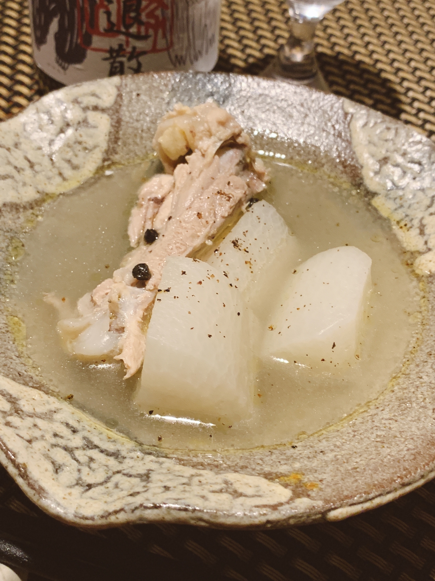 炊飯器で簡単、馬告と鶏と大根のスープ