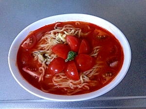 イタリアンな冷たいトマトのラーメン