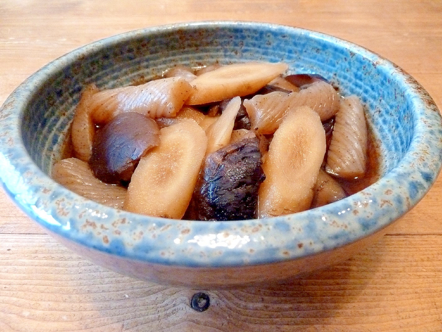 作り置きおかず☆ねじり蒟蒻と牛蒡の煮物