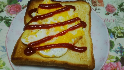 ぺったん目玉焼きトースト