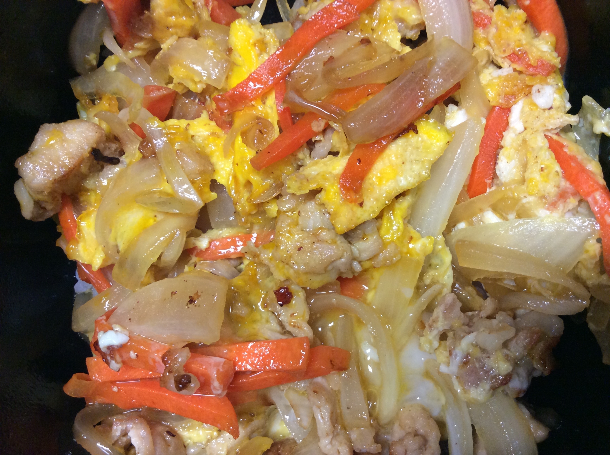 豚肉玉ねぎ人参の甘辛卵丼 レシピ 作り方 By Akiakiaki32 楽天レシピ