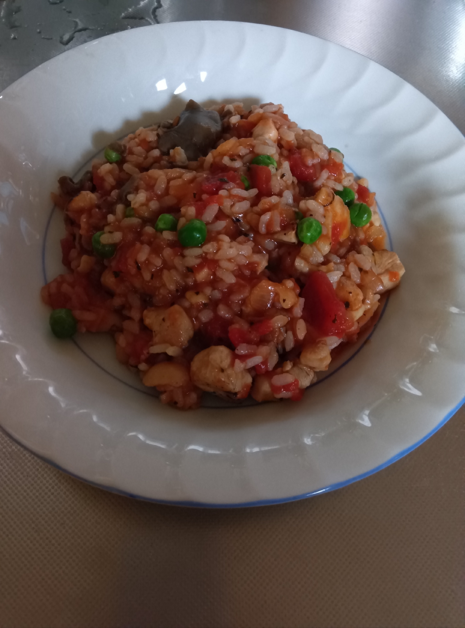 チキンとグリーンピースのトマトリゾット風