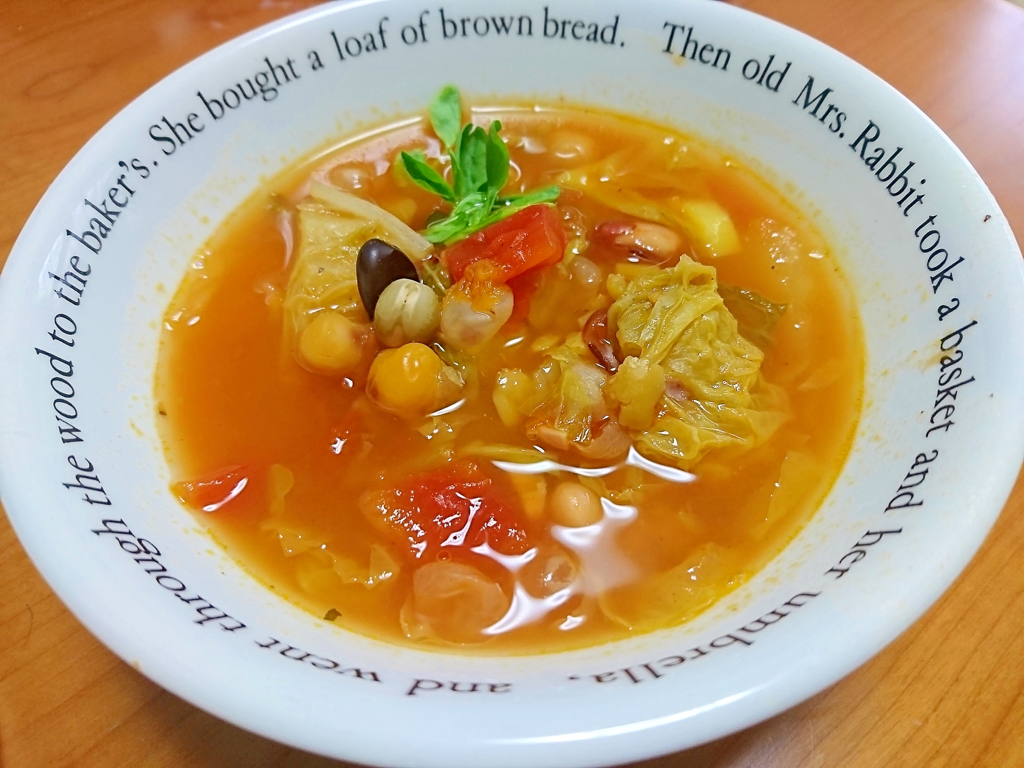 白菜と蒸し豆のスープ
