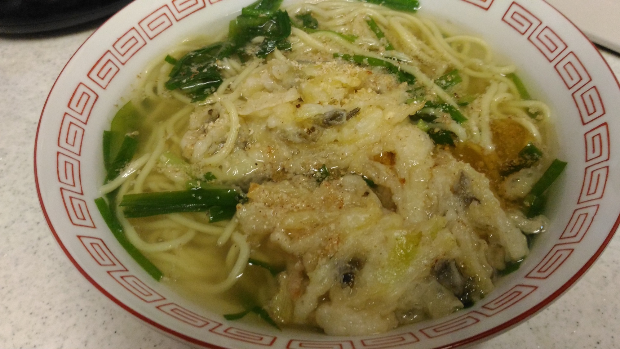 ニラとかき揚げの塩ラーメン