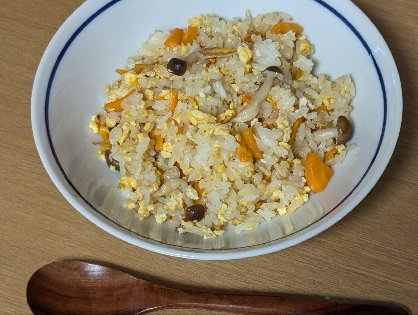 人参としめじの卵炒飯