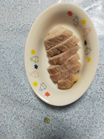 用意するのは鶏肉と炊飯器だけ！簡単鶏ハム