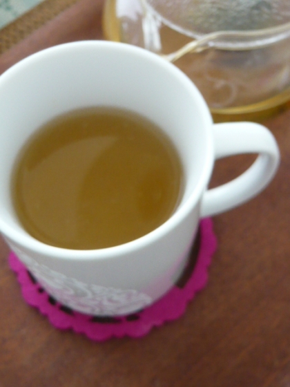 今日はホットで！おやつなしでがんばってます。お茶が甘いのでそれが救い♪少なくとも今日はがんばってみる！！