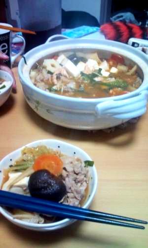 鮭と残り物野菜のチゲ鍋