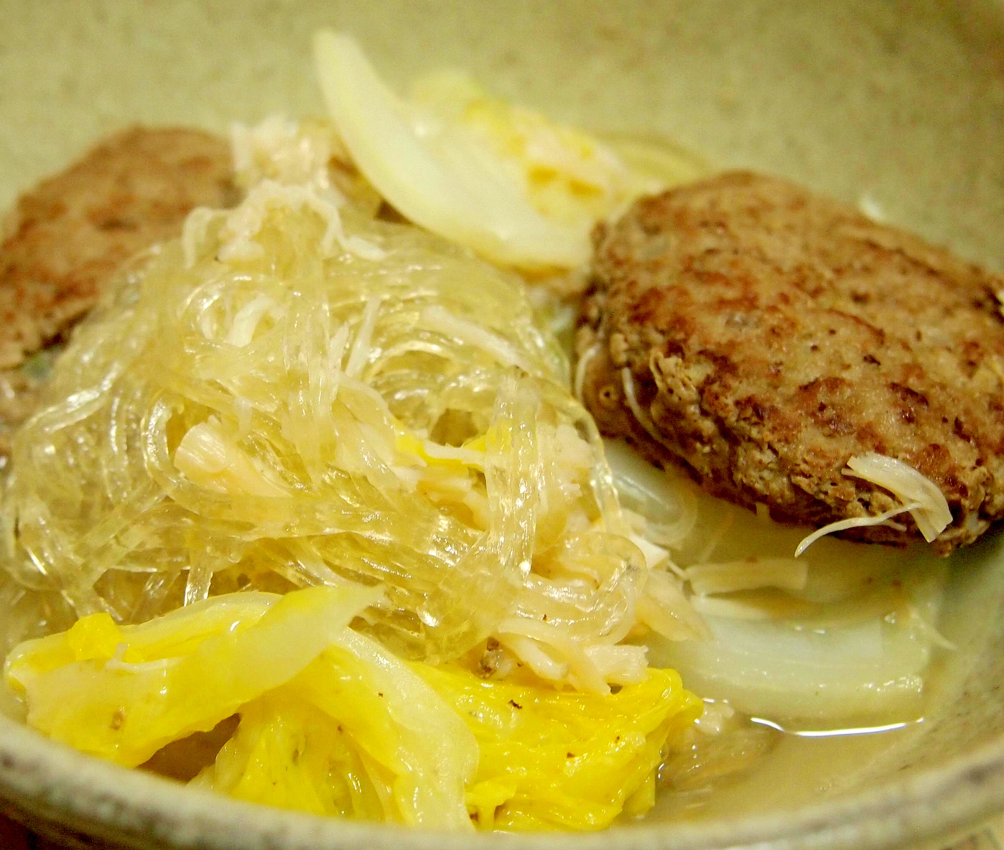 肉団子と白菜と春雨の帆立缶と野菜だしの煮込み