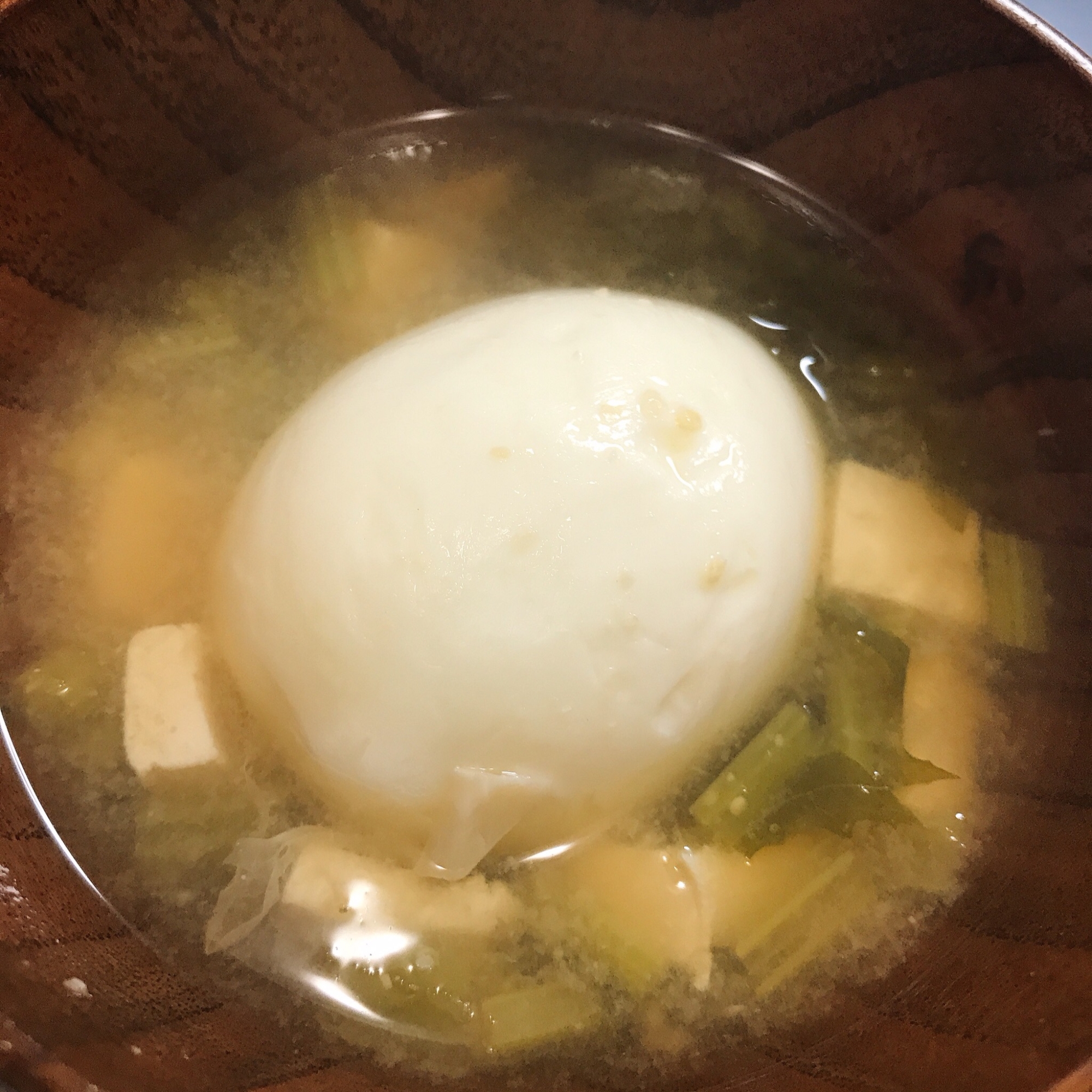 かぶの葉っぱと豆腐とゆで卵のお味噌汁