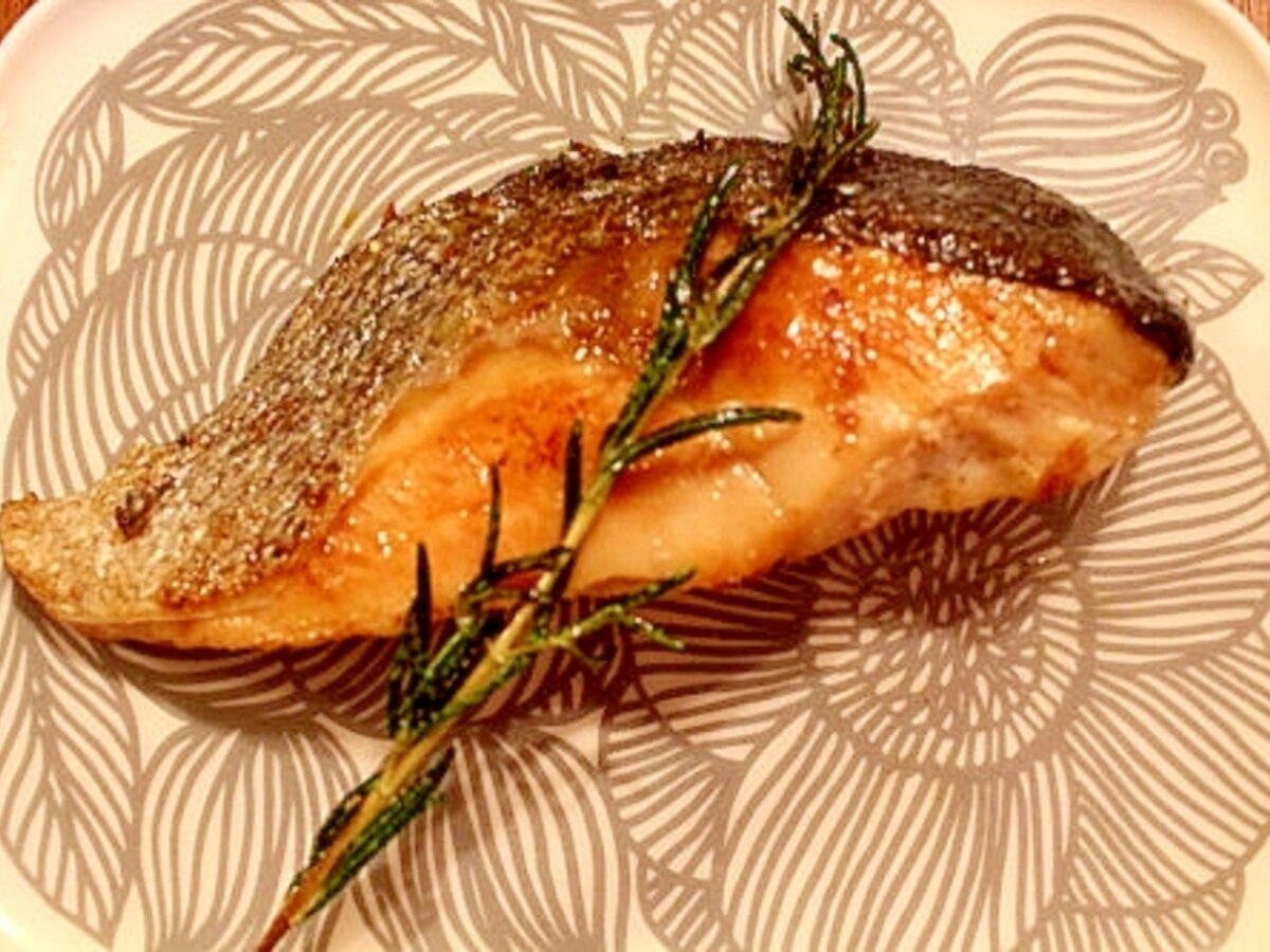 サーモンのローズマリー焼き レシピ 作り方 By タンタン0522 楽天レシピ サーモンのローズマリー焼き レシピ 作り方 By タンタン0522 楽天レシピ