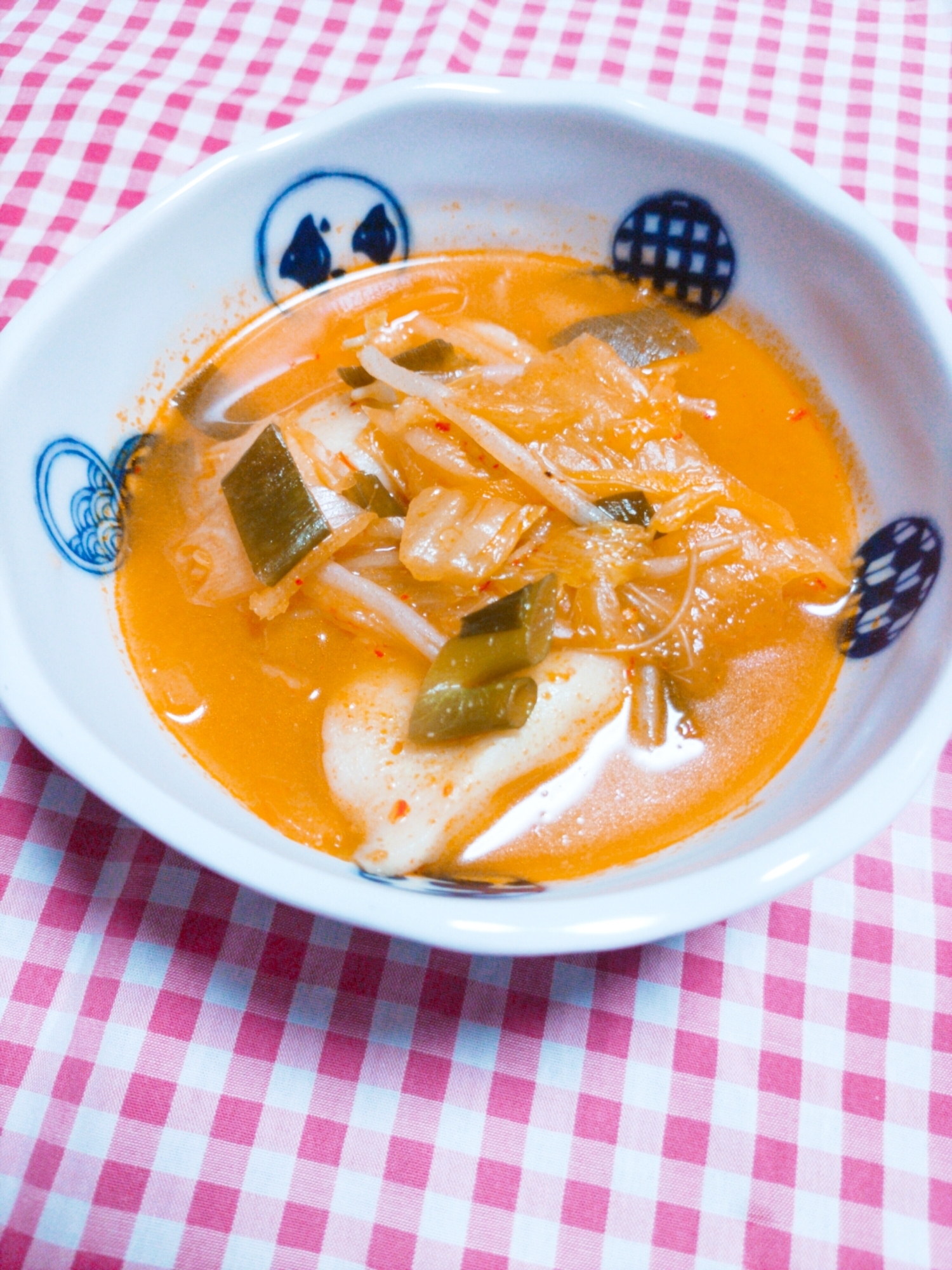 冷凍水餃子de☆キムチスープ