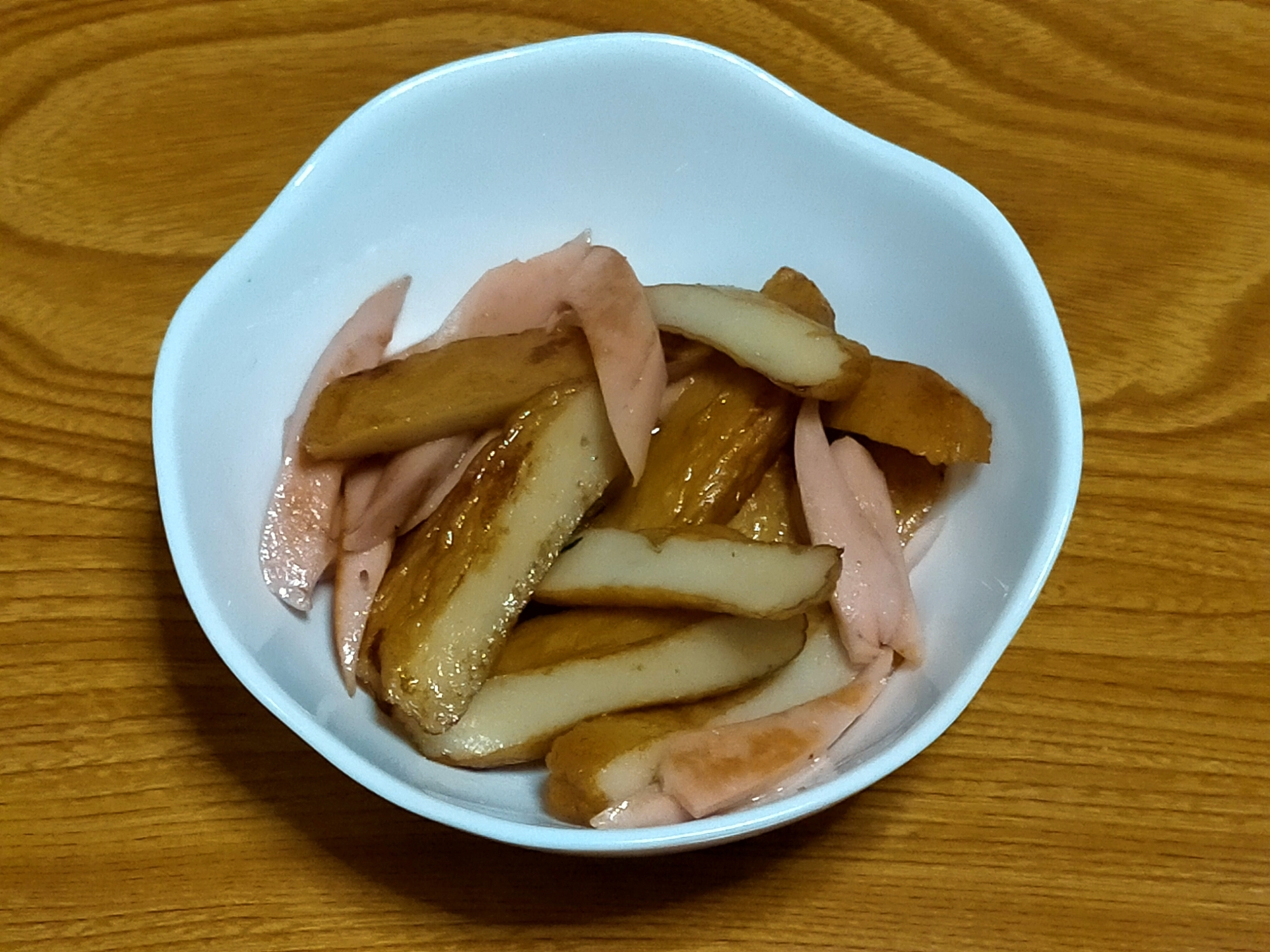 お弁当にも！節約！さつま揚げと魚肉ソーセージ炒め