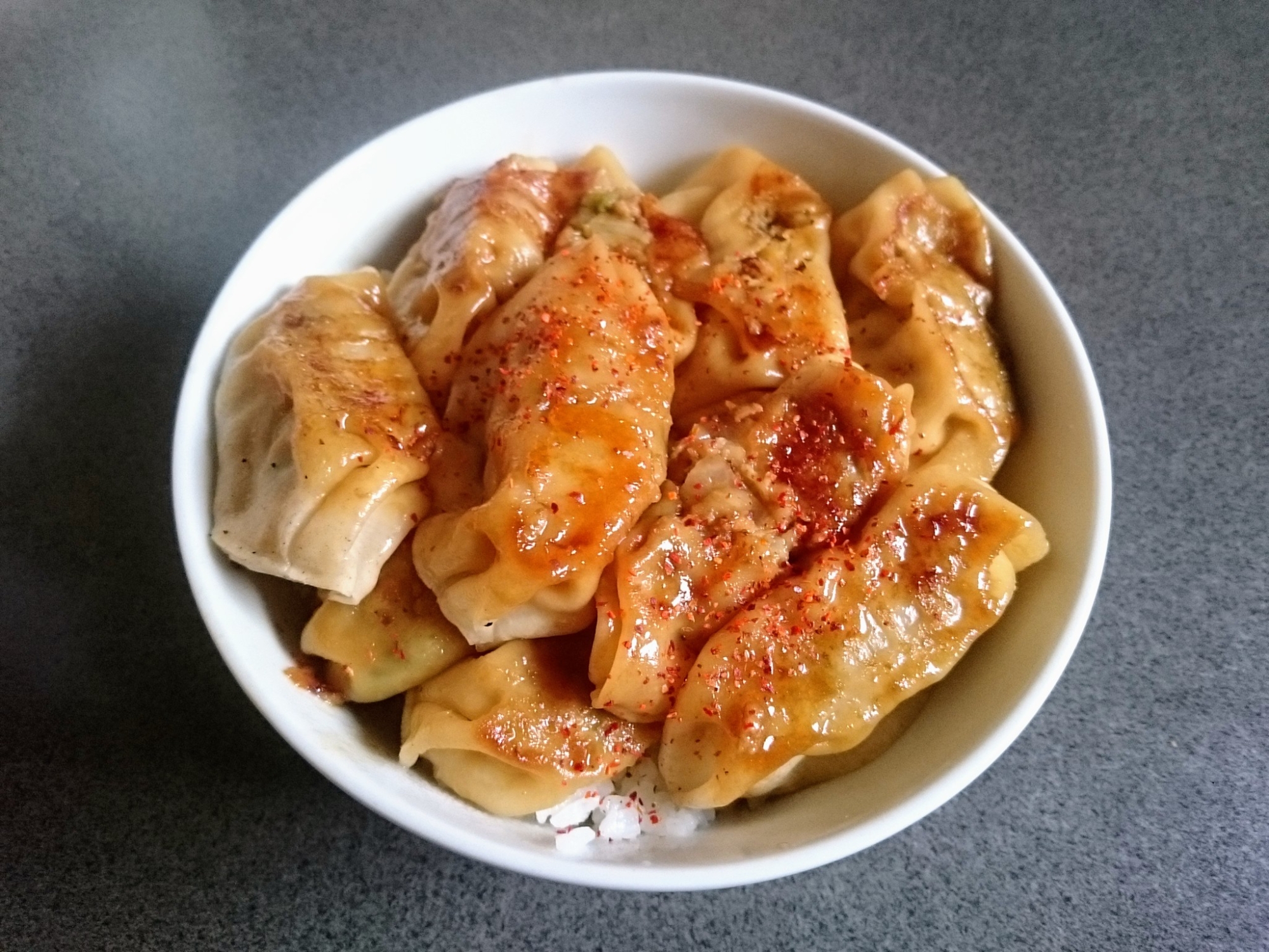 ポン酢せみ餃子丼