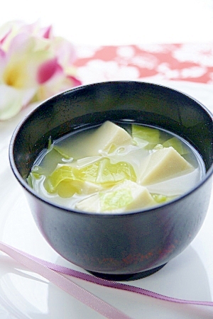 高野豆腐とキャベツのお味噌汁