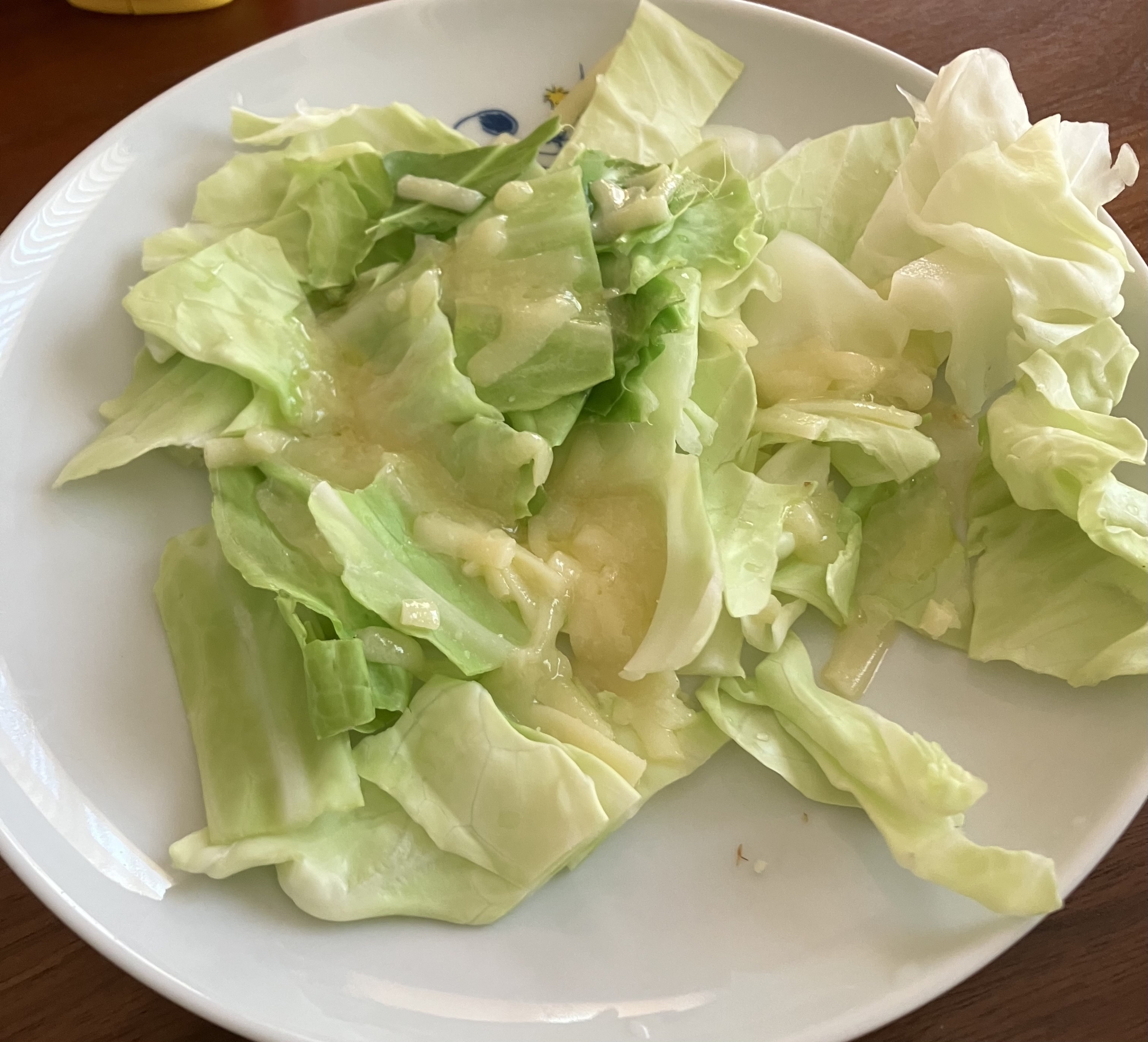 キャベツのバターとチーズ蒸し焼き