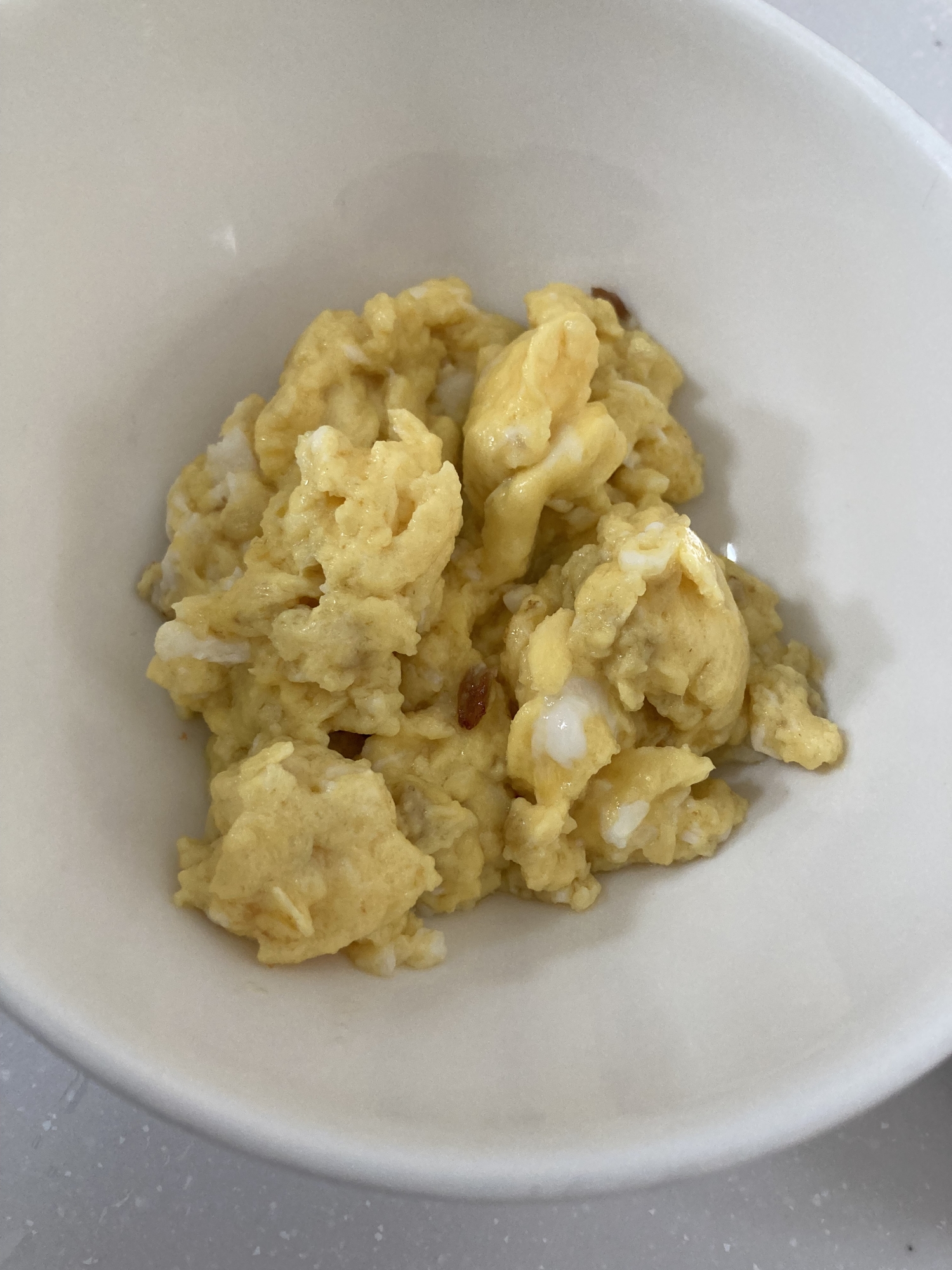 薄口しょうゆ入りのスクランブルエッグ