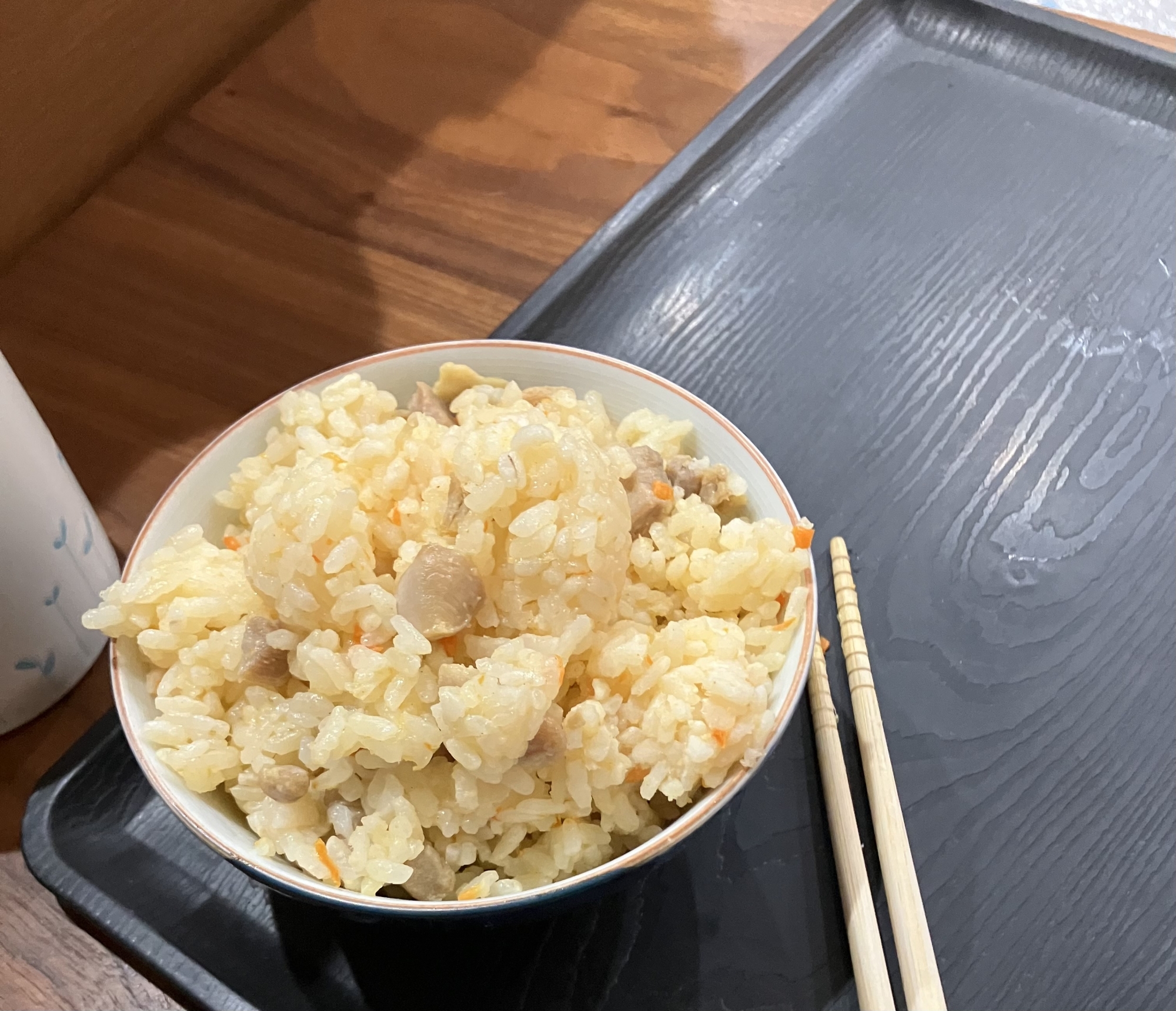 簡単なニンニク香ばしいチキンチャーハン