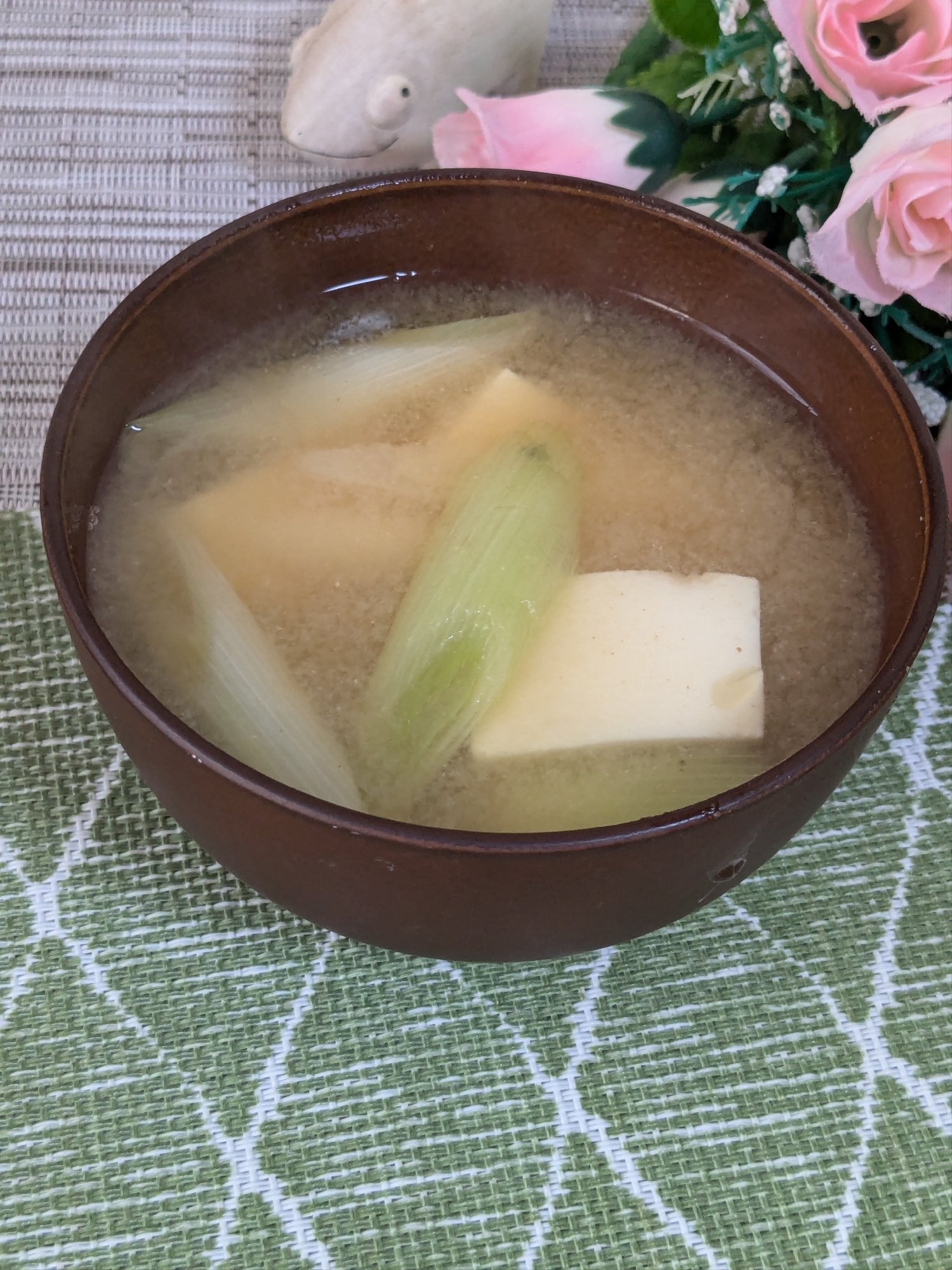 茅乃舎のだしで！豆腐とネギの味噌汁