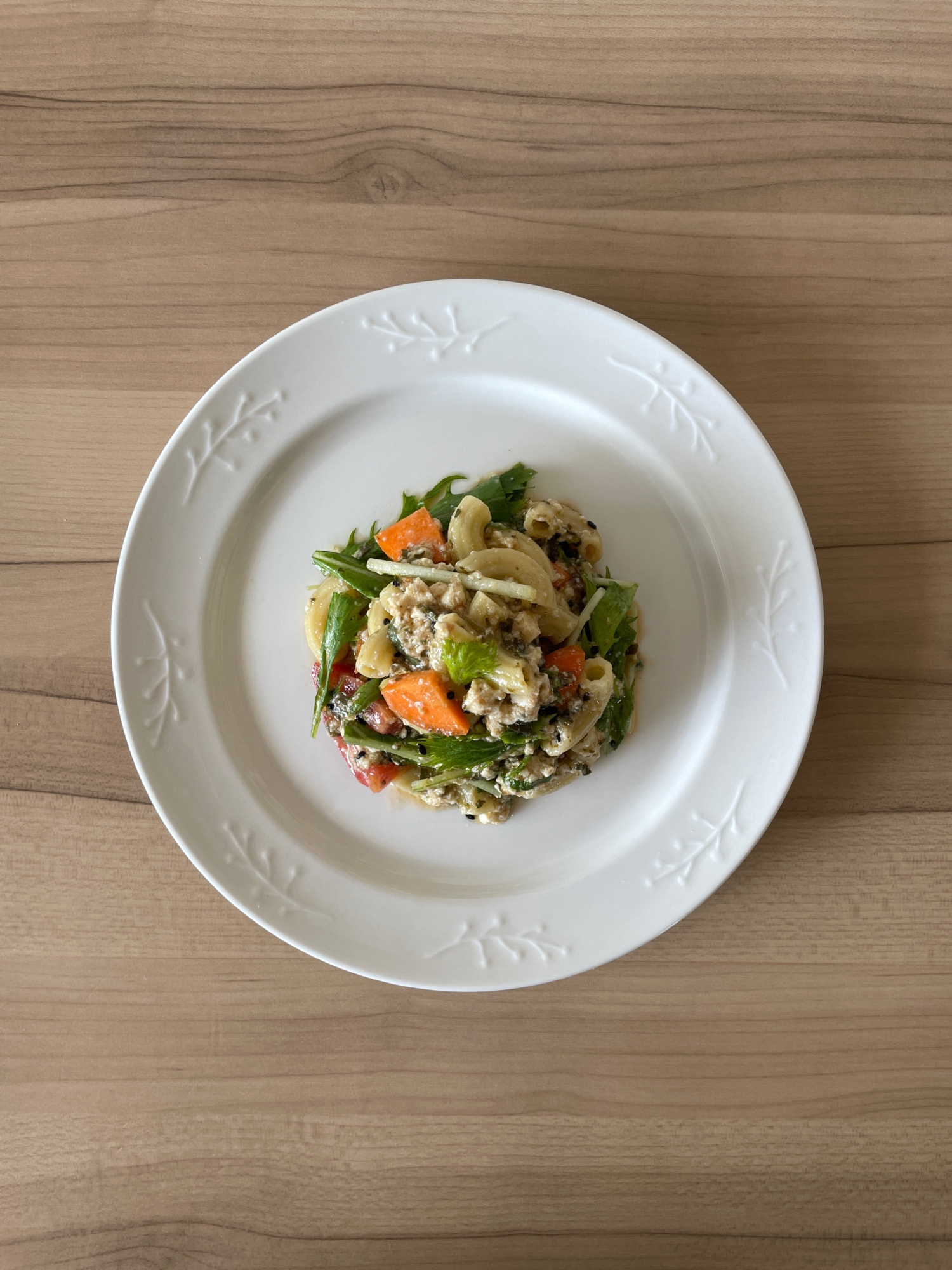三種の野菜と大葉の伊勢茶味噌豆腐サラダ