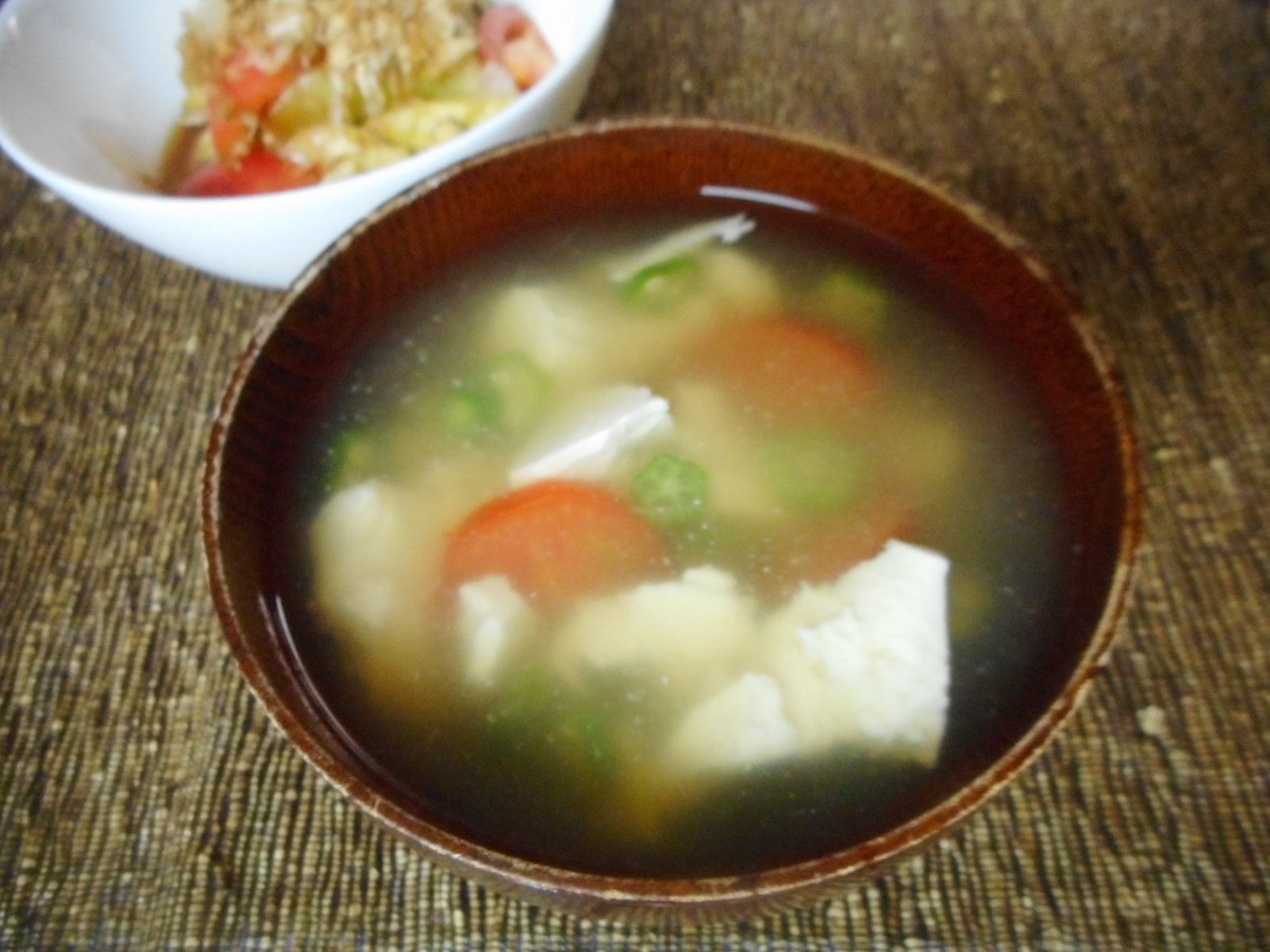 オクラとトマトと豆腐の生姜スープ