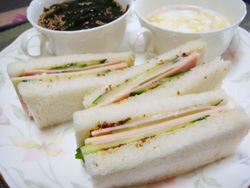 サンドイッチ【ハムレタスチーズ】